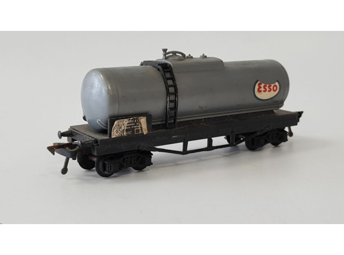 Gégé HO WAGON CITERNE A BOGIES ESSO SANS BOITE