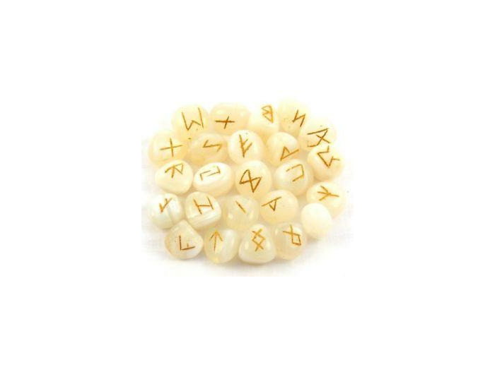 Runes en onyx blanc