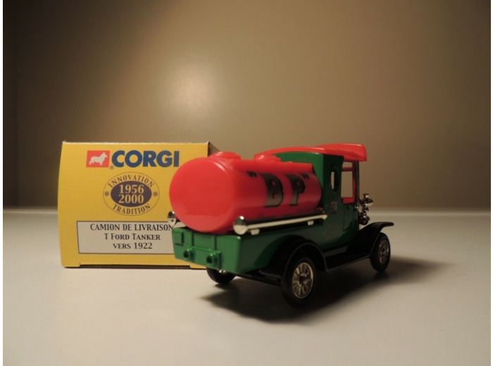 FORD T TANKER 1922 BP VERT ET ROUGE 1/43