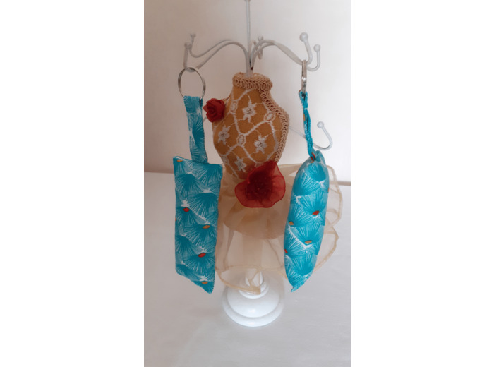 PORTE-CLES EN TISSUS VERT CLAIR