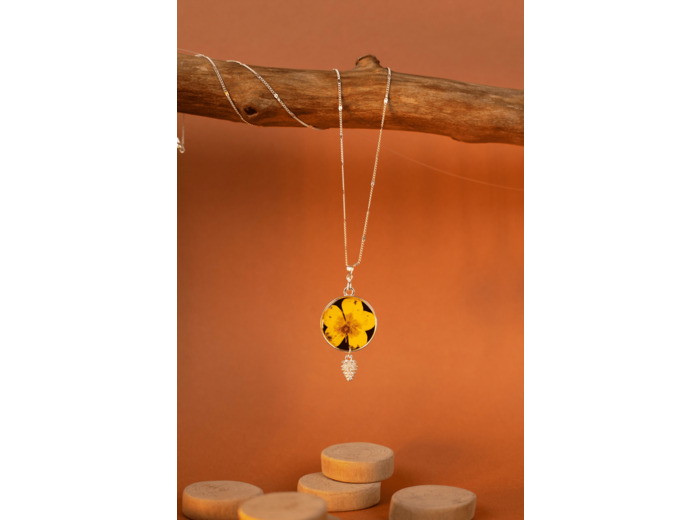 Collier " Pomme de pin"