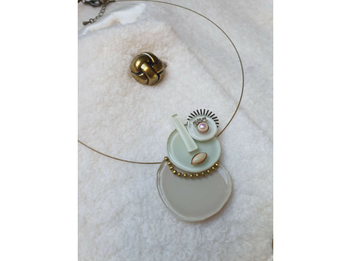 Collier Madame Blanc cassé