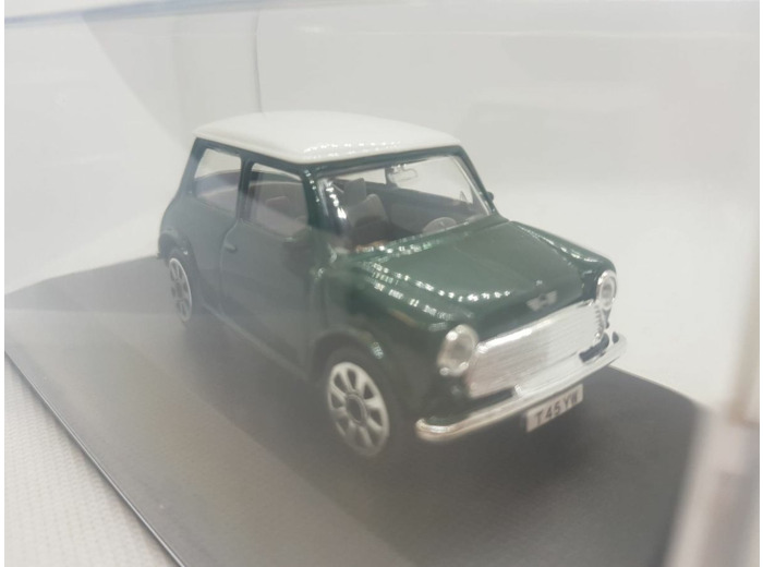 MINI COOPER S VERTE 1967 1/43 BURAGO BOITE