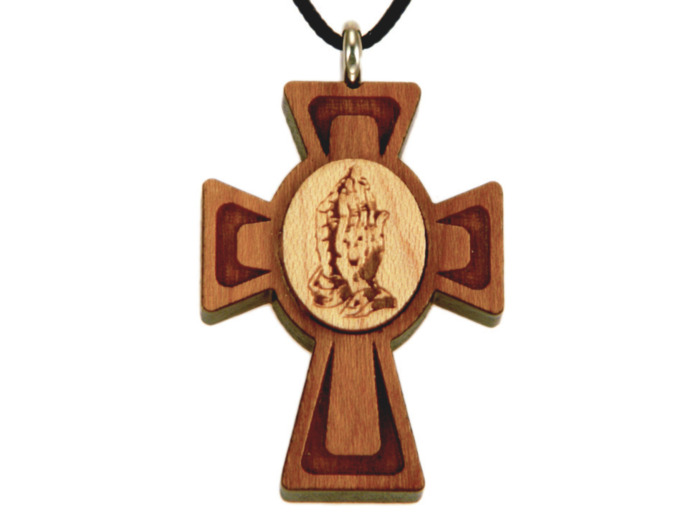 Croix en Bois d'Erable Vernis 3,5cm avec Cordon -  MAINS EN PRIERE