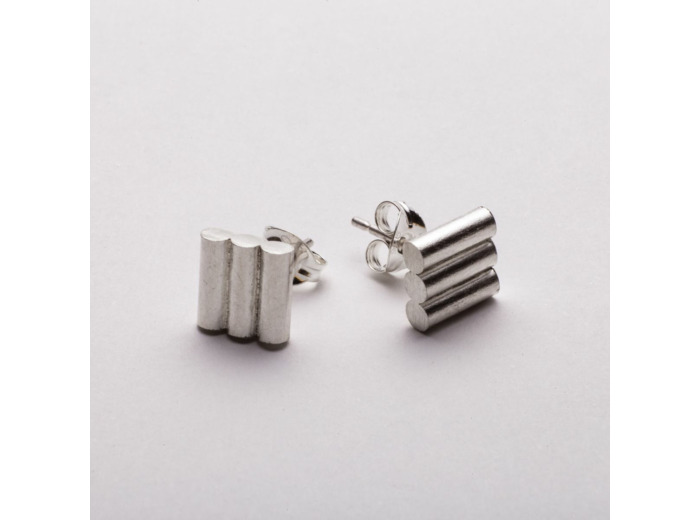 Boucles d'oreilles puce avant garde