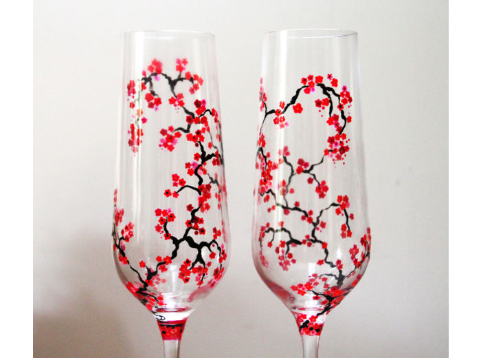 Flutes à champagne "Cerisier du Japon rouge" peintes à la main personnalisables au coloris rouges et noirs