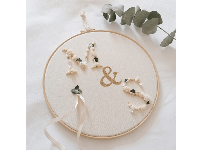 Tambourin deux initiales