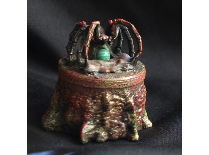 Boite "La tisserande d'univers" et sa pierre naturelle