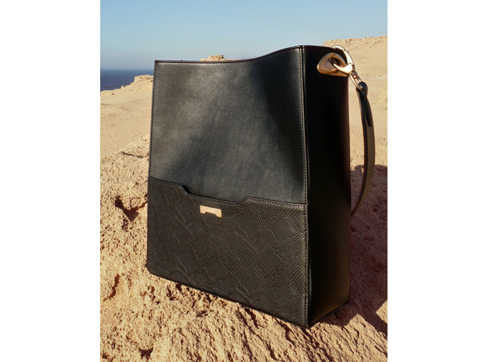 Sac Bucket en Cuir Vegan Jenah St. - Grand Modèle - Noir détail imprimé