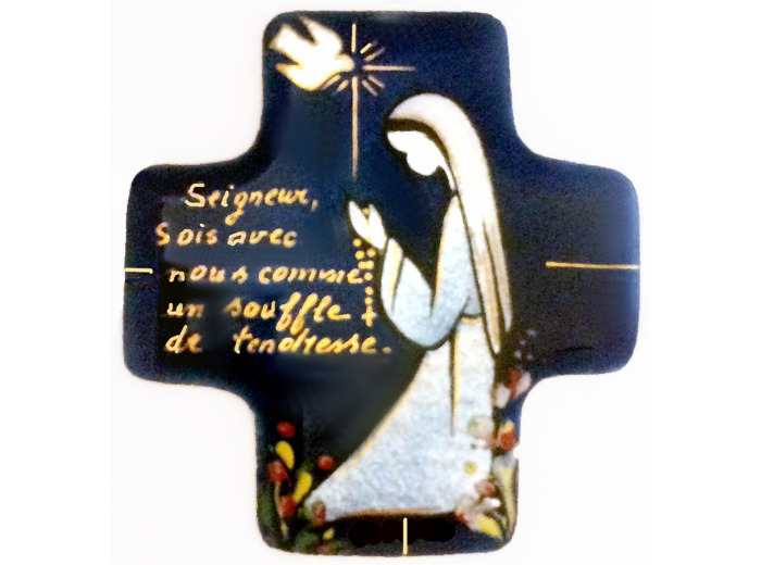 Communiante agenouillée bleu 7,7X8cm - EMAUX DU LIBAN