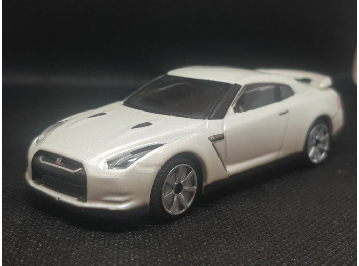 NISSAN GT-R 2009 (R35) BLANCHE 1/43 BOITE