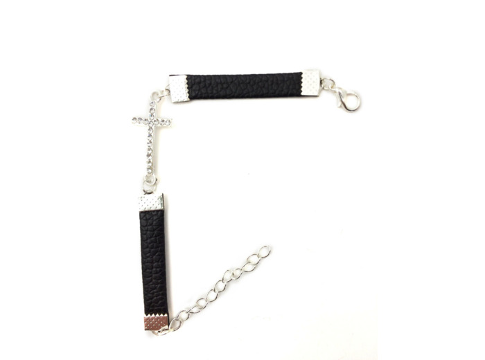 Bracelet métal argenté /simili cuir noir - croix strass blancs
