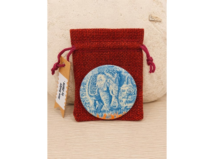 Badge Toile de Jouy éléphant-Création française