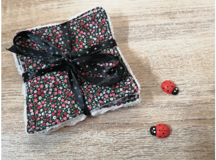 Lingettes " petites fleurs "