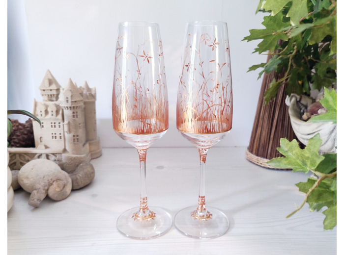Flutes à champagne en cristal peintes à la main au décor champêtre avec envole de petites libellules
