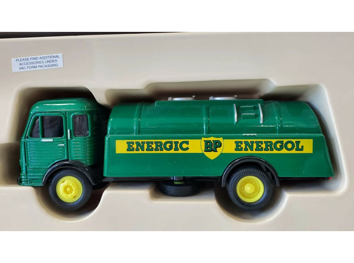 SIMCA AVEC CITERNE CARROSSE CORGI 1/50 BOITE D'ORIGINE