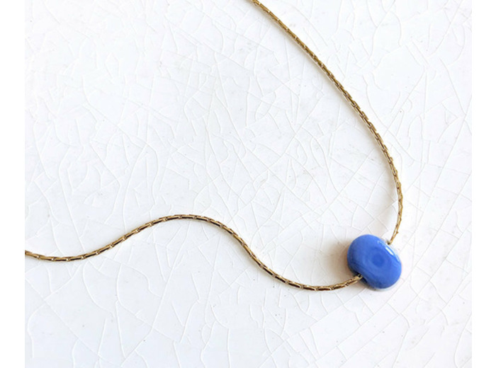 Collier Bim doré et verre opaque bleu