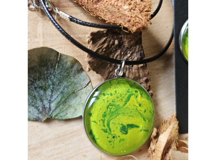 Collier en cordon ciré noir unique fait main (pendentif argent 30mm)