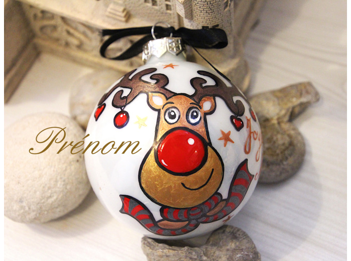 Jolie boule de noël en verre peinte à la main personnalisable d'un diamètre de 9cm représentant un petit renne coquin
