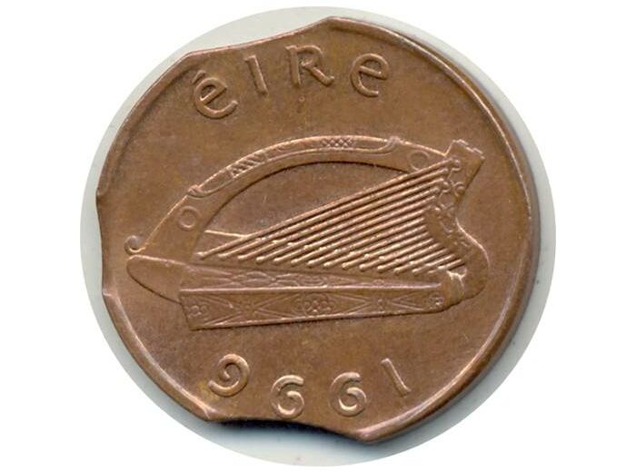 IRLANDE 1 PENCE 1996 TTB+ manque metal  (W 20a)