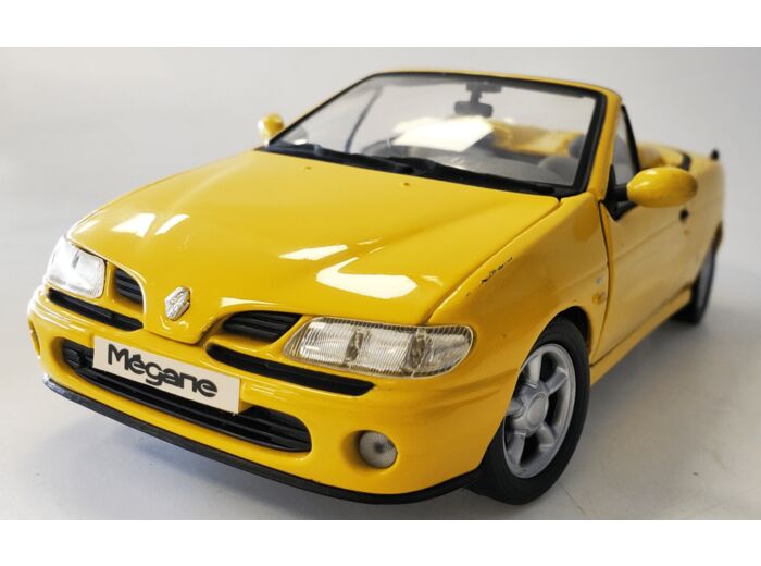 RENAULT MEGANE CABRIOLET ANSON JAUNE 1/18 SANS BOITE