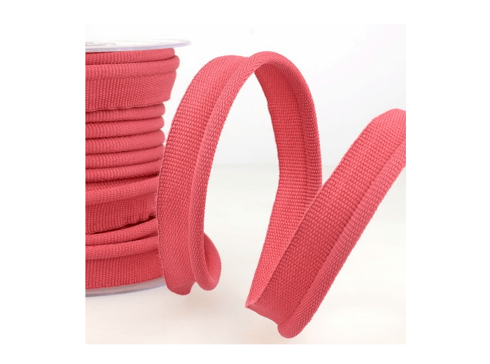 Simple passepoil fuchsia 519 C73 8mm 100%polyester le mètre 519C73