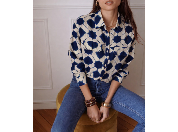 IN APRIL 1986 CHEMISE