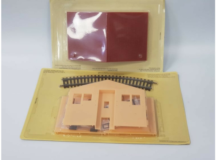 HACHETTE RESEAU FERROVIAIRE HO BATIMENT GENDARMERIE NEUF