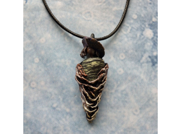 Pendentif "Portefaix" pierre naturelle Serpentine