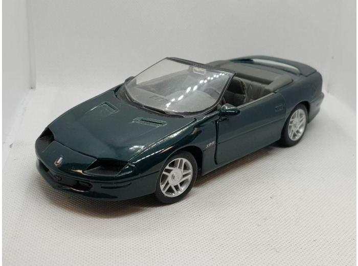 CHEVROLET CAMARO Z28 VERTE MAISTO 1/25 SANS BOITE