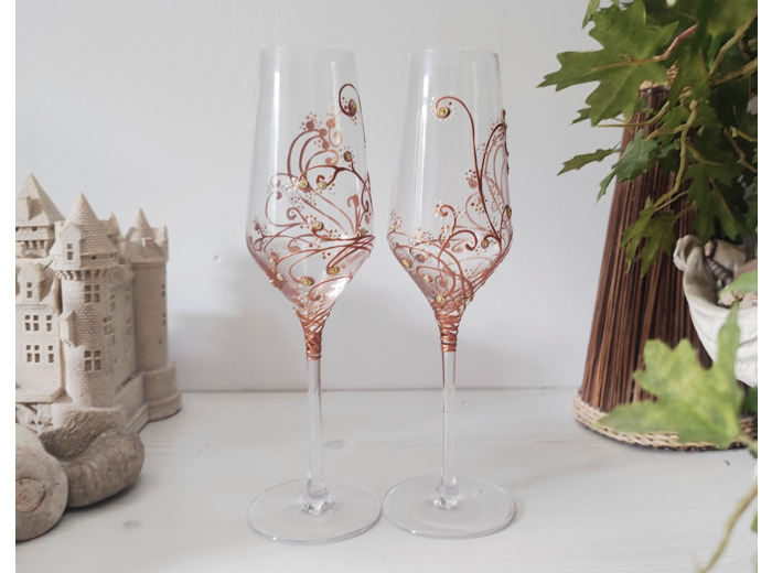 Verres à pied en cristal décorés à la main représentant de jolies fleurs de dune