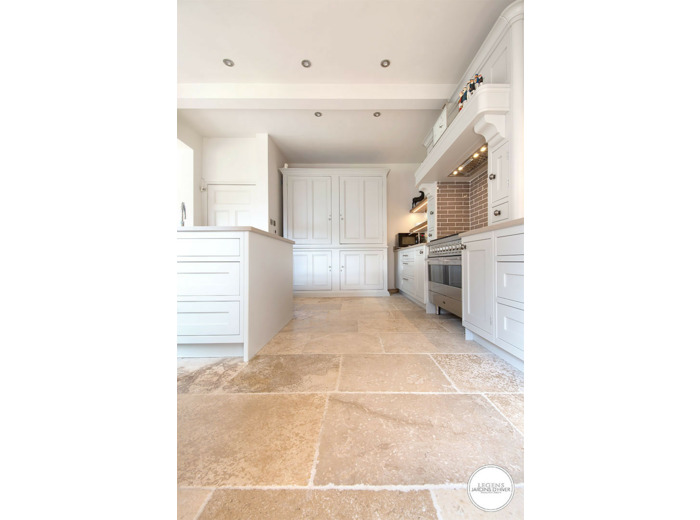 Dallage pierre de Laugnac finition Nature bandes de 50cm x longueurs libres x 2cm