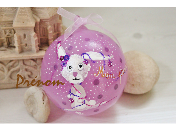 Boule de noël en verre peinte à la main thème petit lapin et signée d'un diamètre de 10 cm personnalisable par le prénom de votre choix