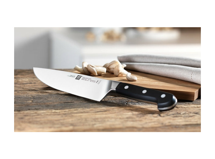 COUTEAU CHEF PRO 20CM