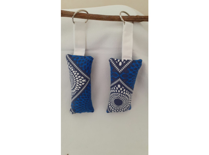 PORTE-CLES BLEU MARINE ET BLANC