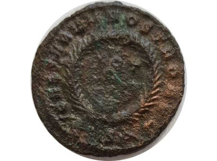 CRISPUS (317-326) AE FOLLIS CAESARVM NOSTRORVM 2gr26