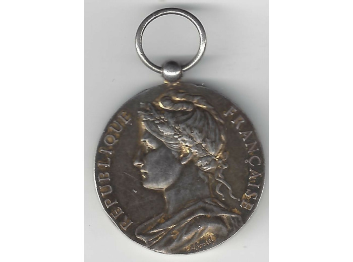 MEDAILLE DU TRAVAIL ARGENT ATTRIBUEE L.BUCHER 1961 TTB+