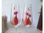 Flutes à champagne en cristal peintes à la main ou un couple de chats rêve sous la lune dorée