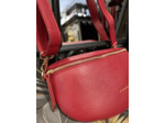 B1016-9 Banane cuir rouge carmin