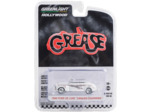 Ford DE Luxe "Greased Lightning" blanc 1948 - 1/64 - Greenlight