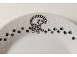 Assiette enfant personnalisable sur le thème des chats porcelaine artisanale peinte à la main assiette à dessert de 19cm, signée et daté