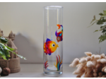 Joli vase artisanal peint à la main ou deux jolis petits poissons multicolores évoluent dans le vase objet signé et numéroté