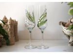 Duo de flutes à champagne en cristal de bohème peintes à la main sur le thème délicat du muguet coloris blancs et verts