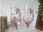 Verres à pied décorés à la main personnalisable représentant des volutes cuivrées agrémentées de petits strass dorés
