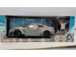 NISSAN GT-R (R35) LBWK BODY KIT TYPE 2 SOLIDO 1/18 + FIGURINE