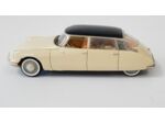 CITROEN DS 19 1956 UNIVERSAL HOBBIES 1/43 SANS BOITE voir état