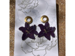 Boucles d'oreilles lys violet