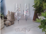 Verres à pied en cristal décoré à la main aux coloris pastels allant du blanc au rosé représentant de jolies fleurs de dune