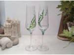 Duo de flutes à champagne en cristal de bohème peintes à la main sur le thème délicat du muguet
