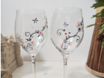 Duo de verres en cristal peints à la main décorés de petites fleurs nacrées au coeur rouge et libellules, pièces unique et personnalisables